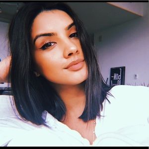 Meet your Posher, Saniha